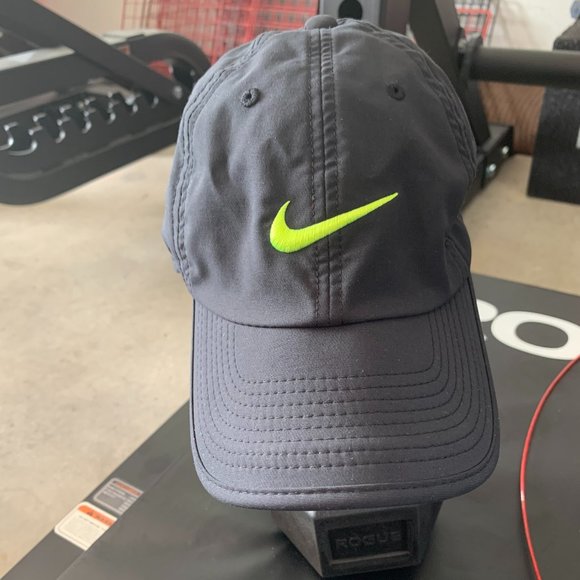 black nike womens hat